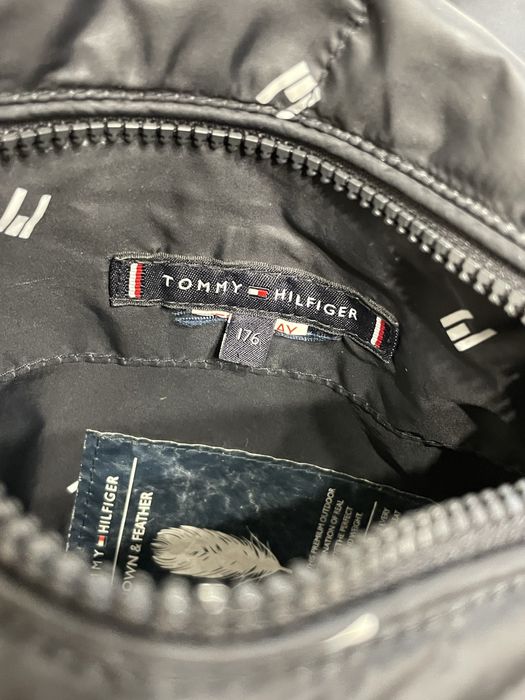 куртка Tommy Hilfiger Boys Navy Reversible Puffer Jacket Size 176