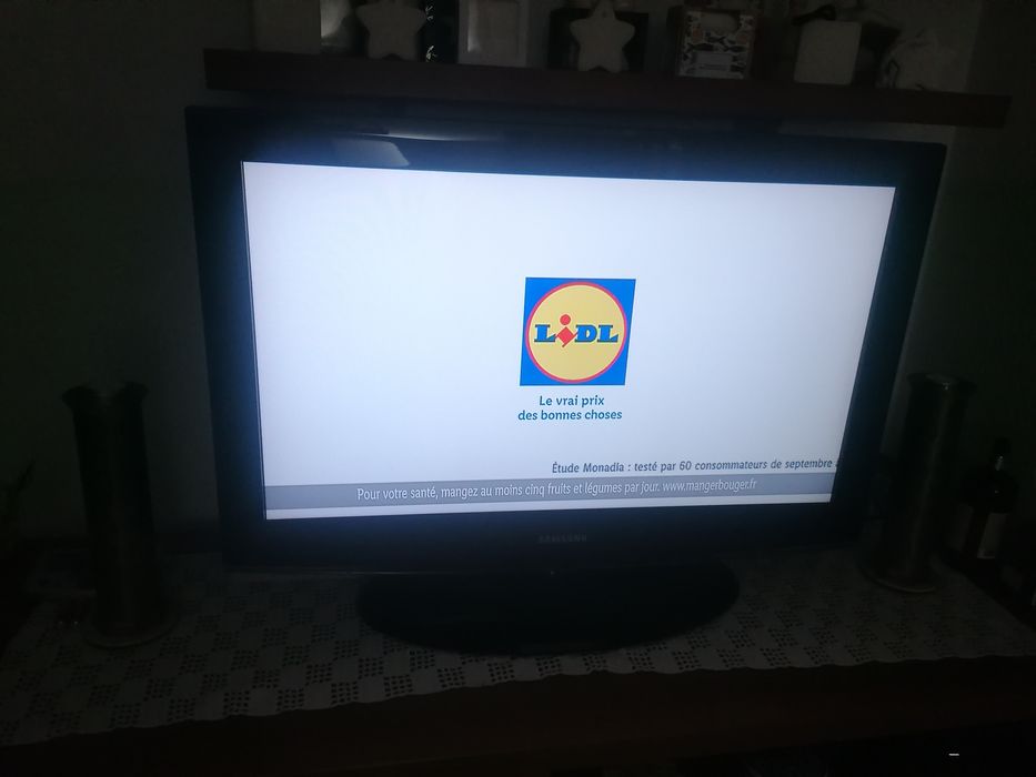 Vendo 32 polegadas TV lcd como nova