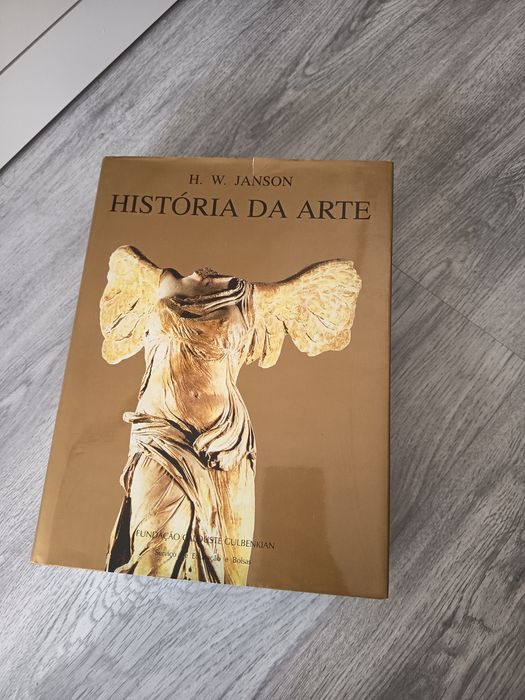 Vendo livro história das artes