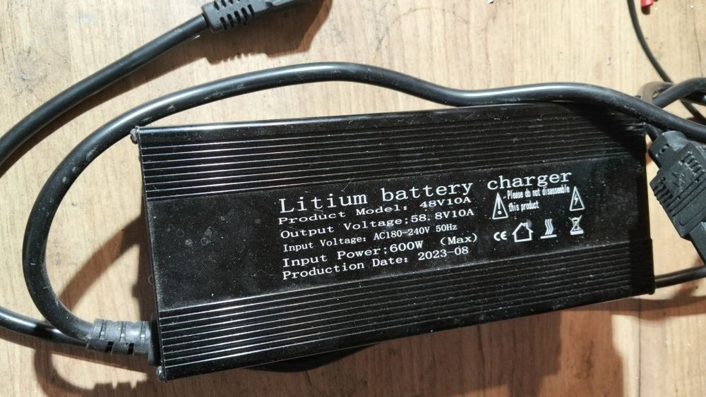 Зарядка 58,8в 10а Li-ion
