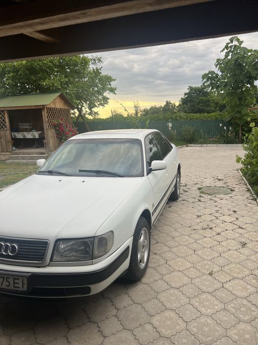 Audi 100 c4 1993 газ бензин, будь який вид переоформлень