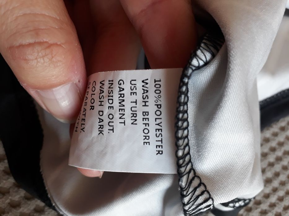 Koszulka podkoszulek bluzka na ramiączkach czarna rozmiar M/L nowa