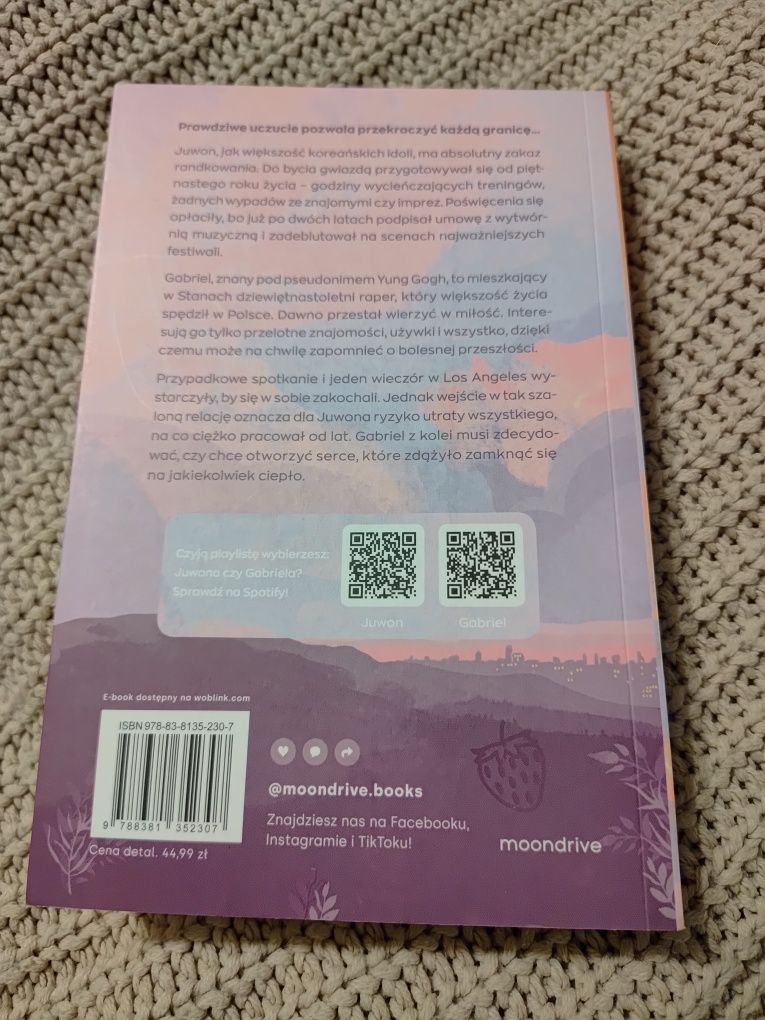 Sprzedam książkę "Truskawkowy Blond"
