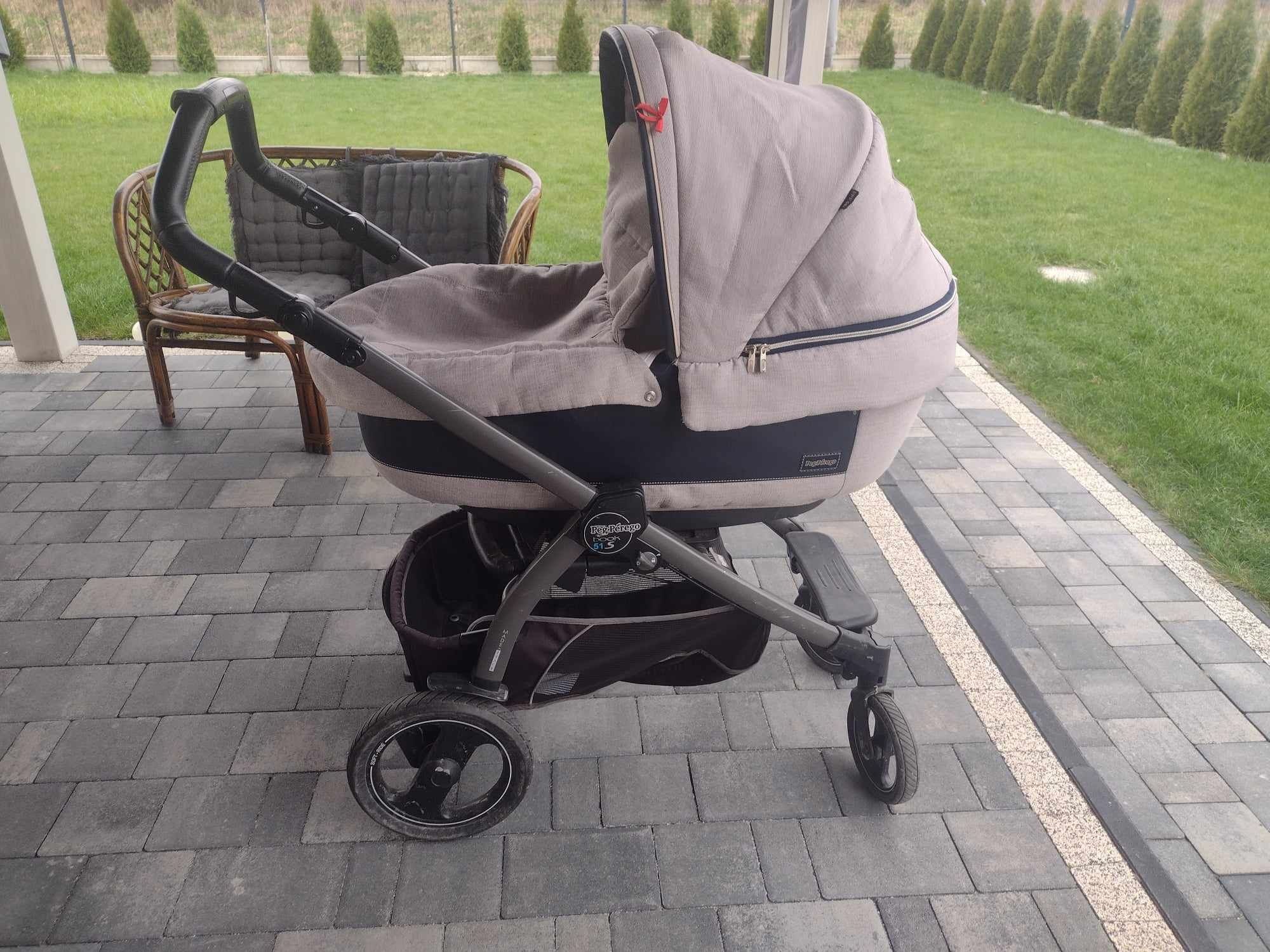 Wózek Peg-Perego z bazą izofix