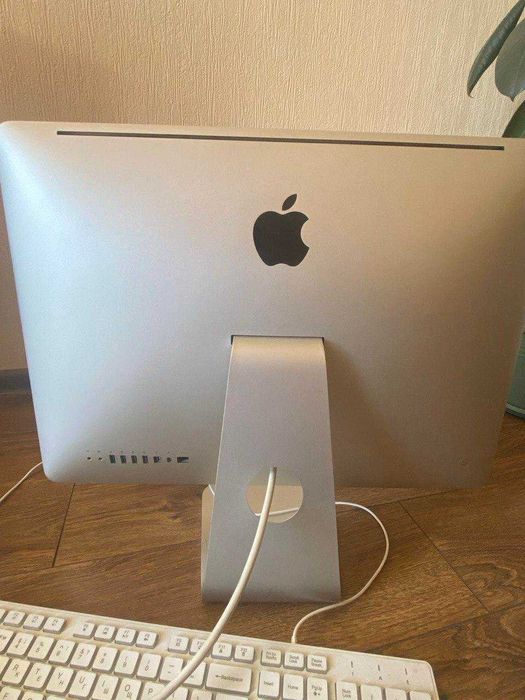 iMac Mid 2011 21.5 8gb Intel core i5 High Sierra