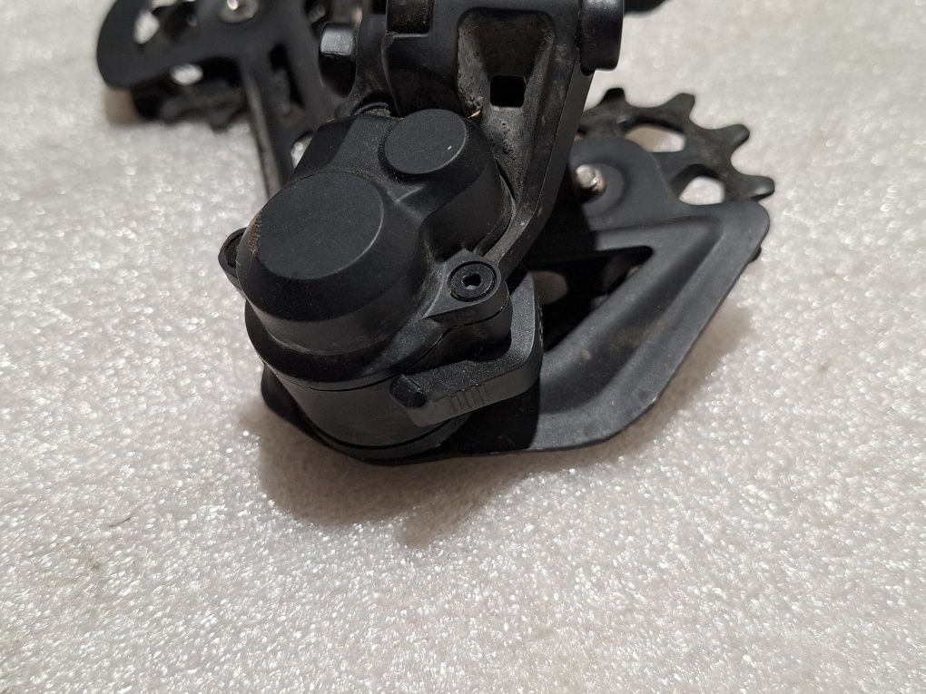 Przerzutka Rowerowa Shimano Deore RD-M5100 Tylna 11 rzędowa Shadow RD+