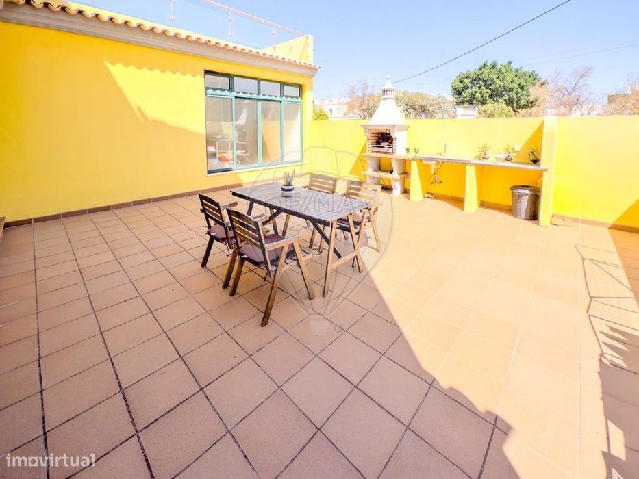 Moradia T4 para venda