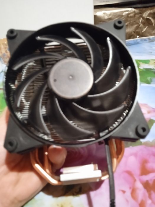 Продам кулер по причине ненадобности