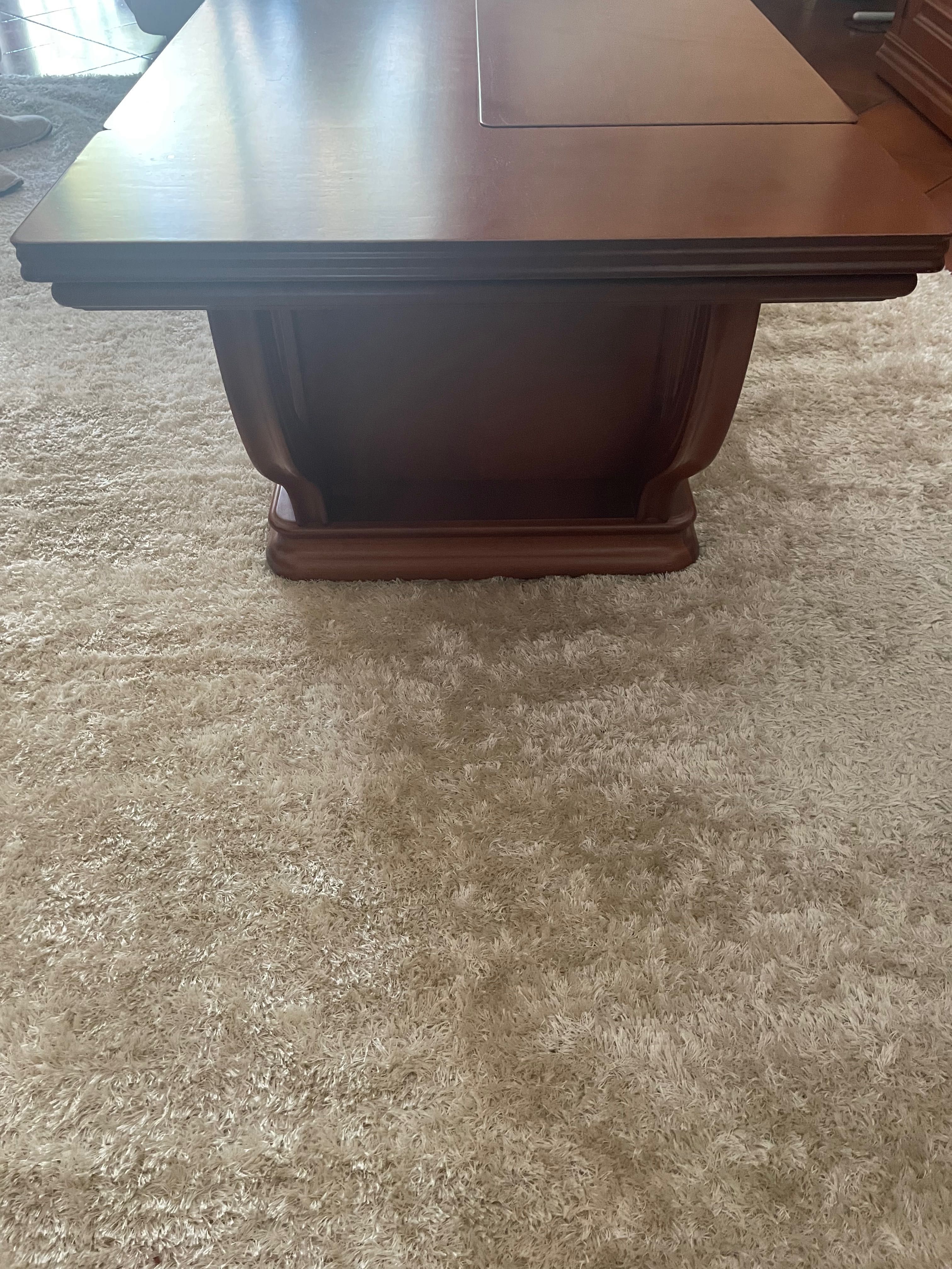 Mesa em cerejeira com bar integrado