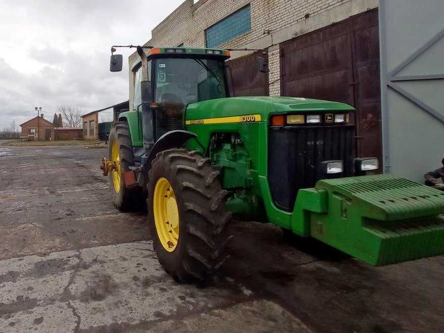 John Deere 8300 1998 року