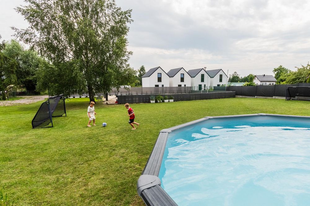 Apartament z tarasem i jaccuzi, wanną i wyjściem na ogród nad morzem w