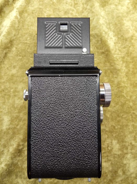 Zabytkowy aparat fotograficzny YASHICA D