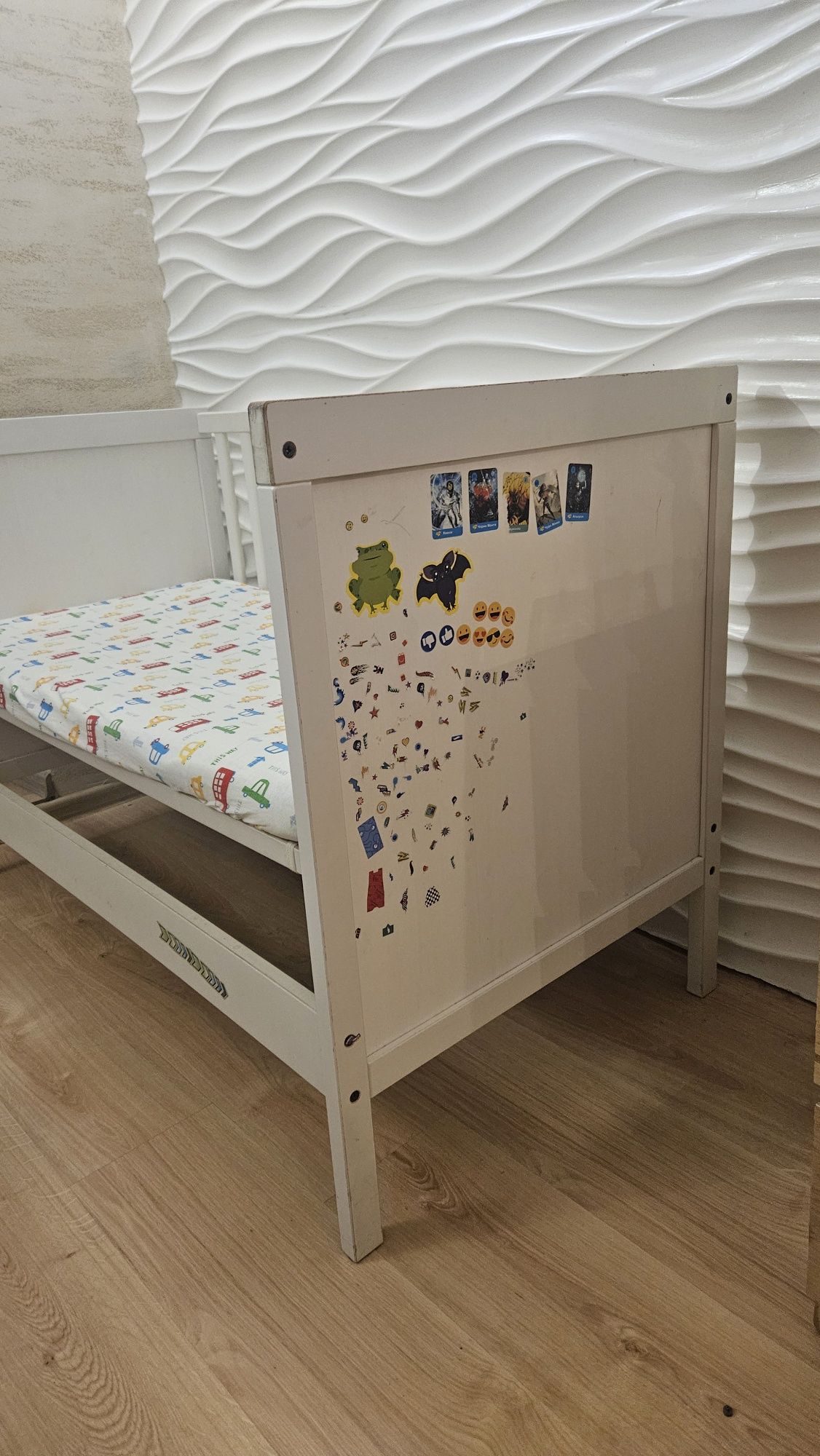 Дитяче ліжко для хлопчика чи дівчинки