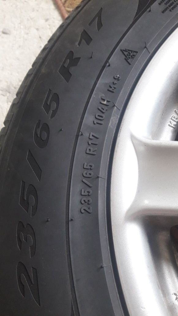 Продам дискі з резиною зима 235,65,р17.   5×114,3