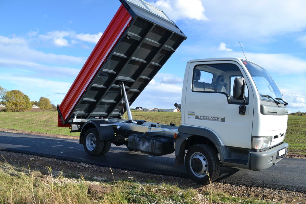 NiSsaN CaBsTaR 2003r 3STR WyWroTkA 3,50M DMC 3,5T SuPeR StaN