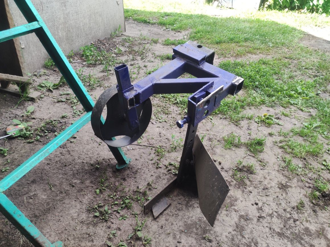 Продам Плуг Мині Трактор.