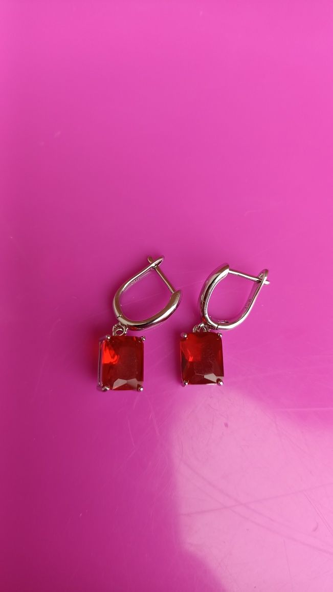 Серьги,кульчики с красным камнем,925 проба