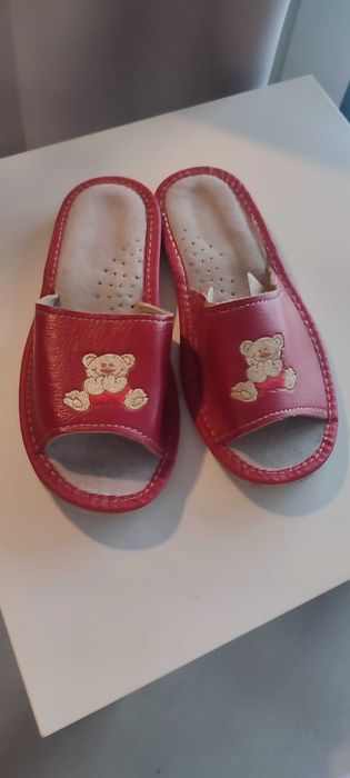 Klapki,  laczki  domowe dziecięce rozm. 34