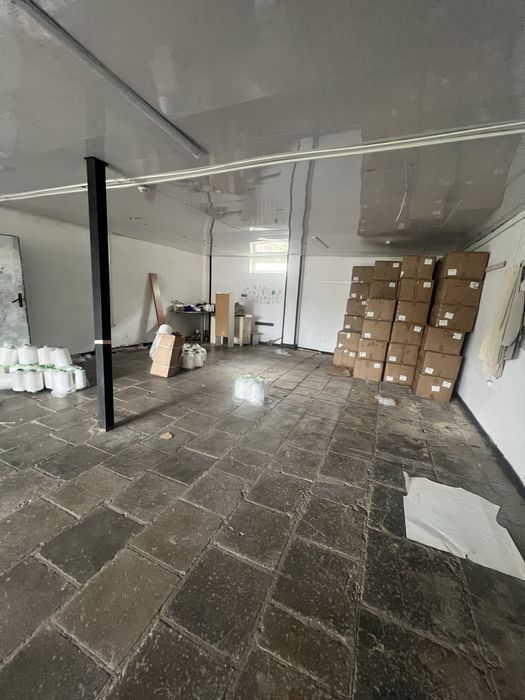 Продаж комерційного приміщення 220 кв.м на приватній  зем .4 сотки.