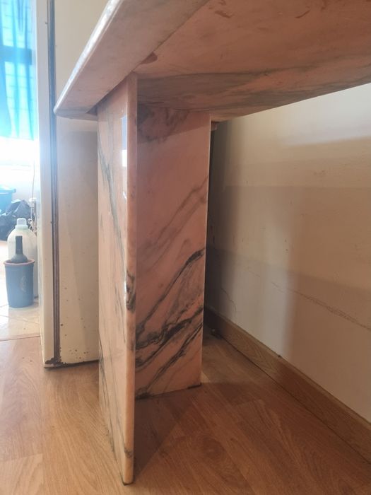 Consola / mesa de entrada em mármore rosa