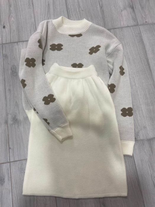 Костюм кофта зі спідницею