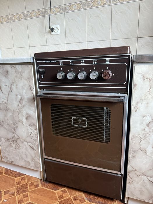 Газова плита з духовкою, в хорошому стані