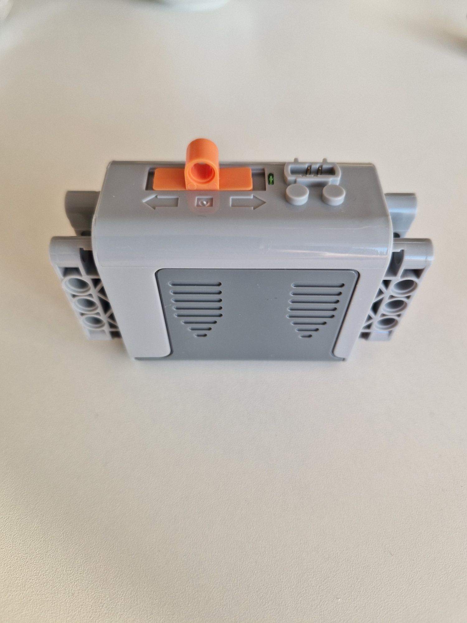 Lego Technic Pawer Function. Pojemniki na Baterie.  Battery Box 8881
