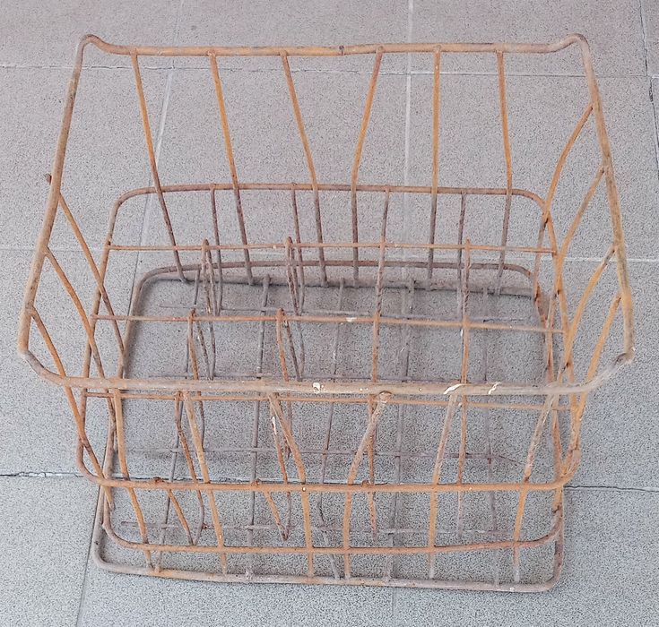 Ящик для бутылок металлический (СССР).