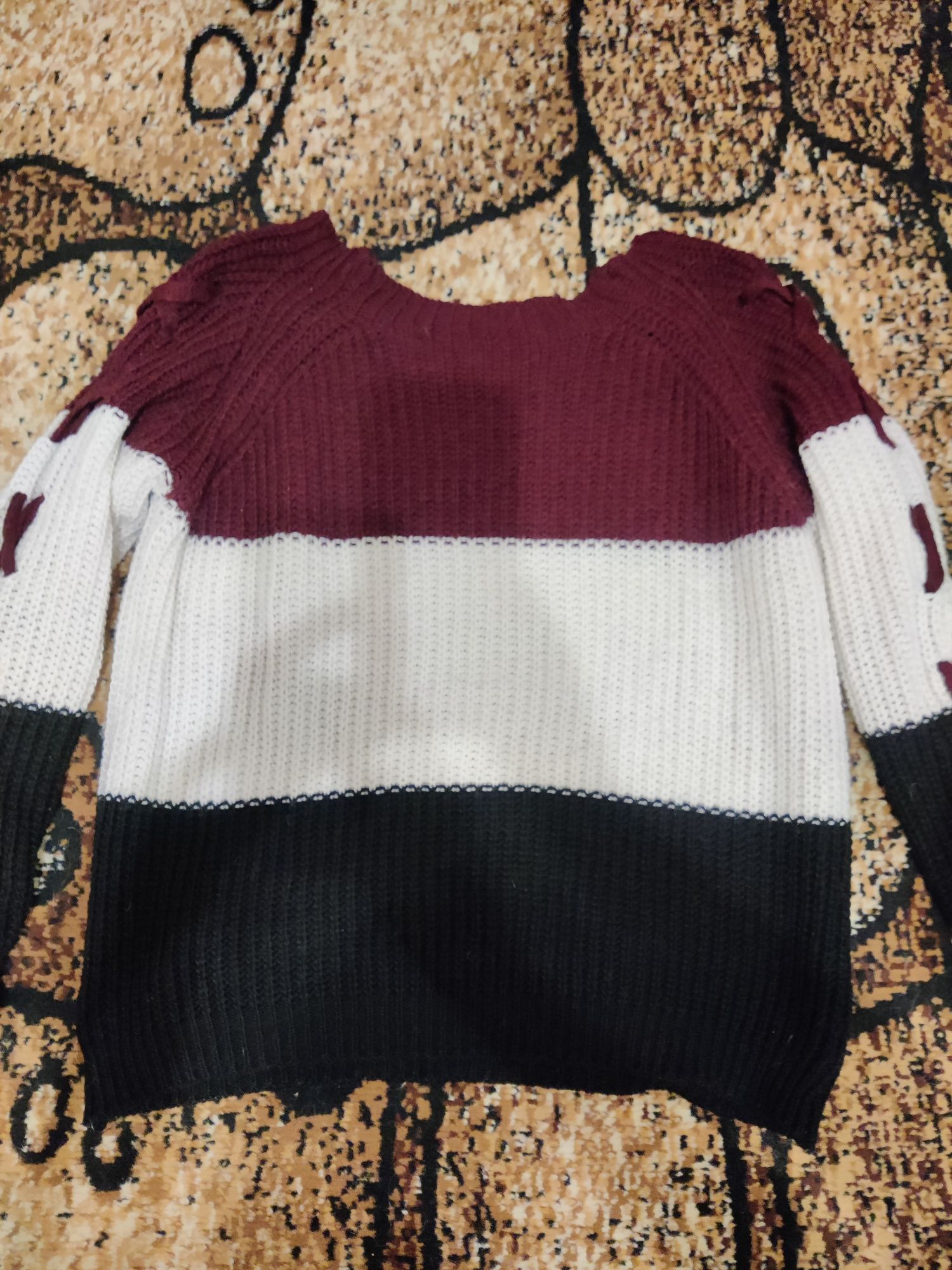 Стильний жіночий светр S/M