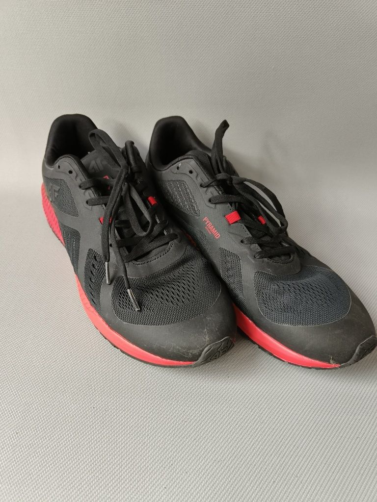 4F buty sportowe D4L20-OBMS301 rozmiar 46 wkładka 30,5