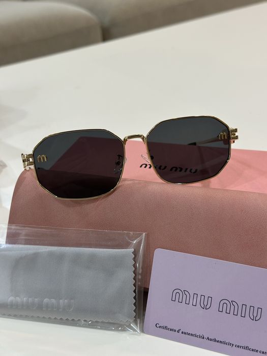 oculos miumiu novos em caixa