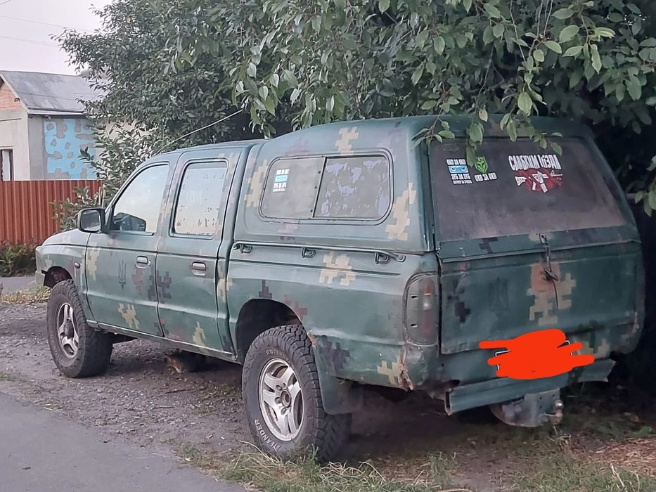 Мазда B2500 для військових