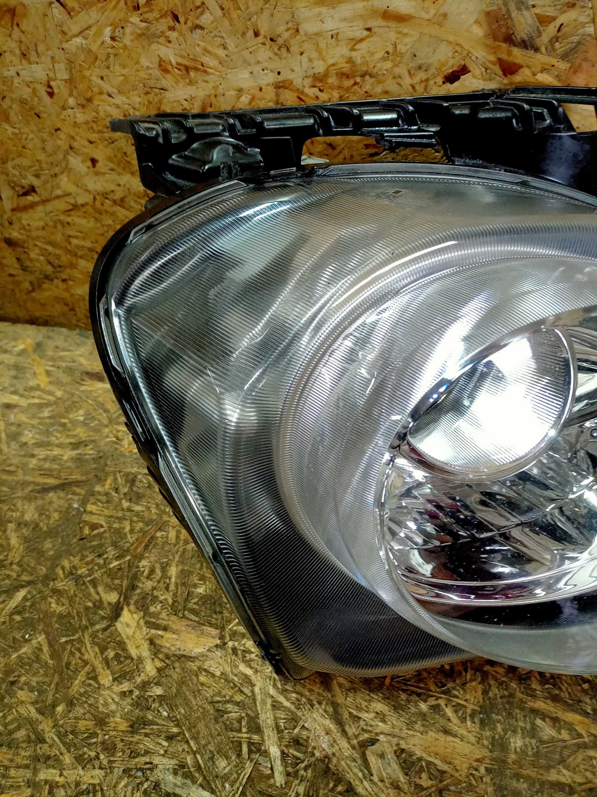 Nissan Juke F15 FL lift lampa przód przednia prawa oryginał Angliki UK