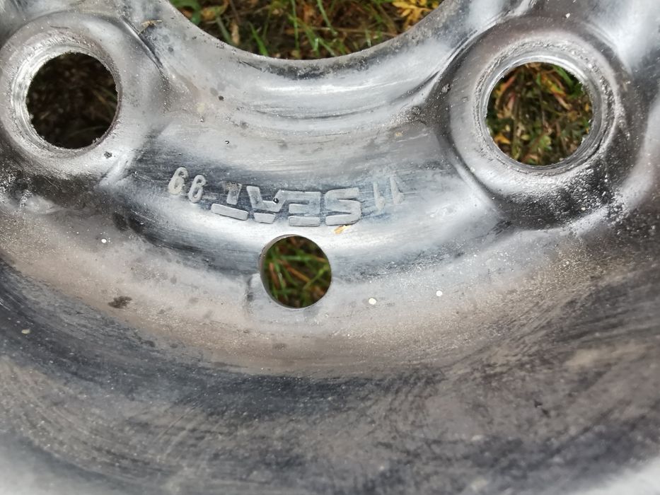 Koła 175/70/R13 z oponami letnimi SEAT VW