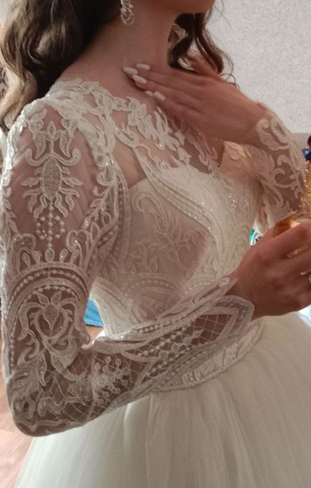 Весільна сукня для тендітної дівчинки