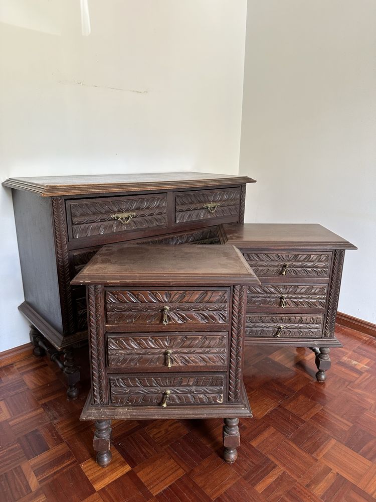 Comoda e mesas de cabeceira