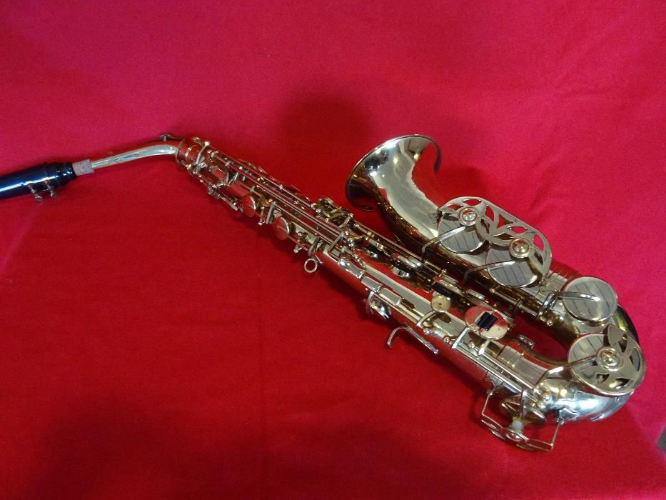 Saxofone Da Marca Jupiter com estojo