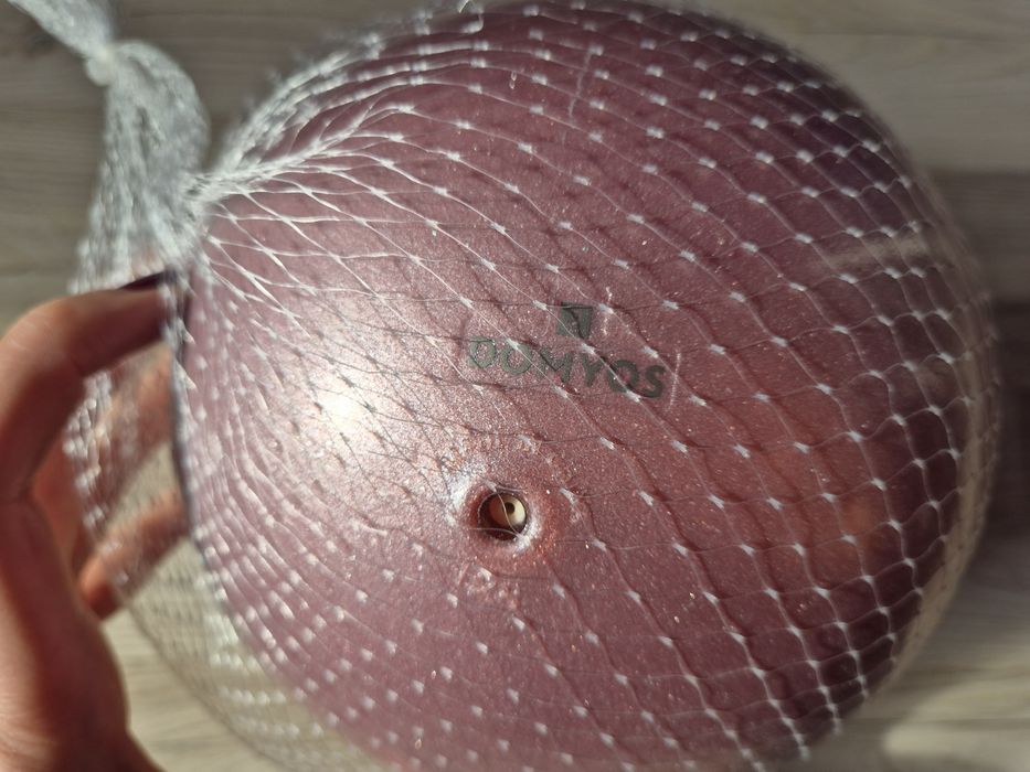 Nowa piłka gimnastyczna, średnica 18 cm
