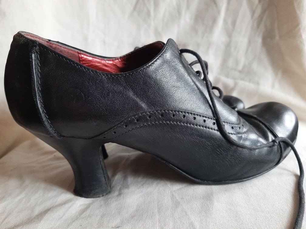 pantofelki czarne, damskie, kryte, BRONX