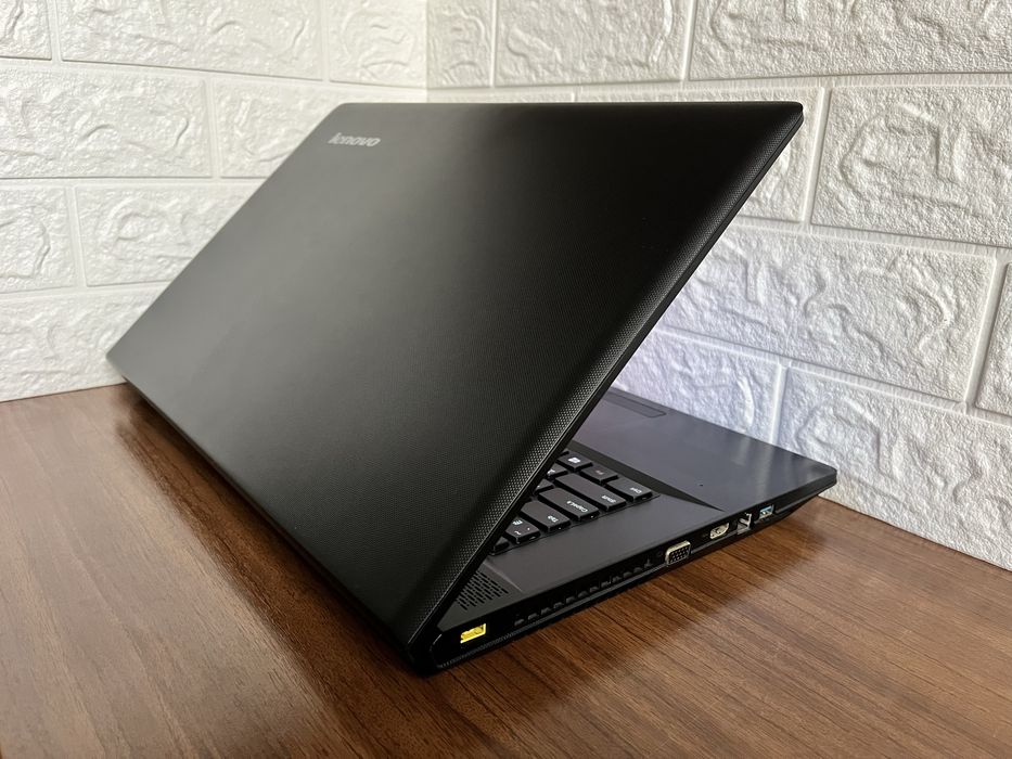 Lenovo с большим экраном 17” + SSD + игры + комплект