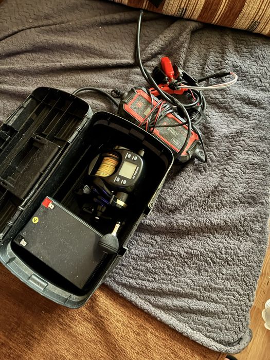 Kolowrotek elektroniczny Daiwa Tanacom 750 + akumulator