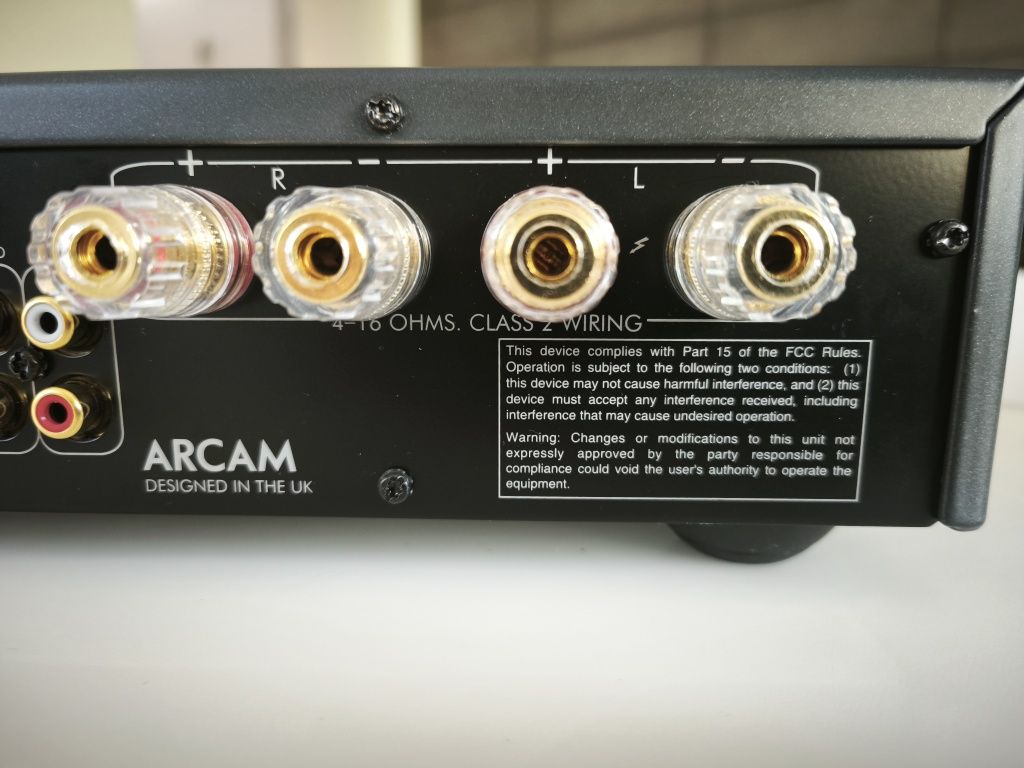 Інтегральний підсилювач Hi-Fi класу Arcam FMJ A29.