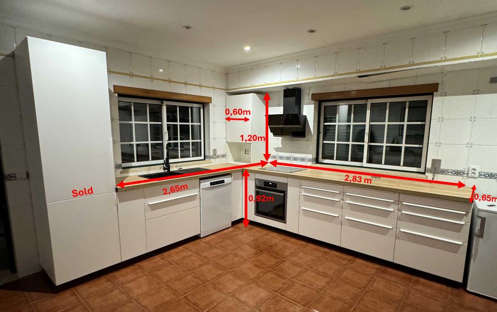Cozinha Leiria quase nova com eletrodomésticos