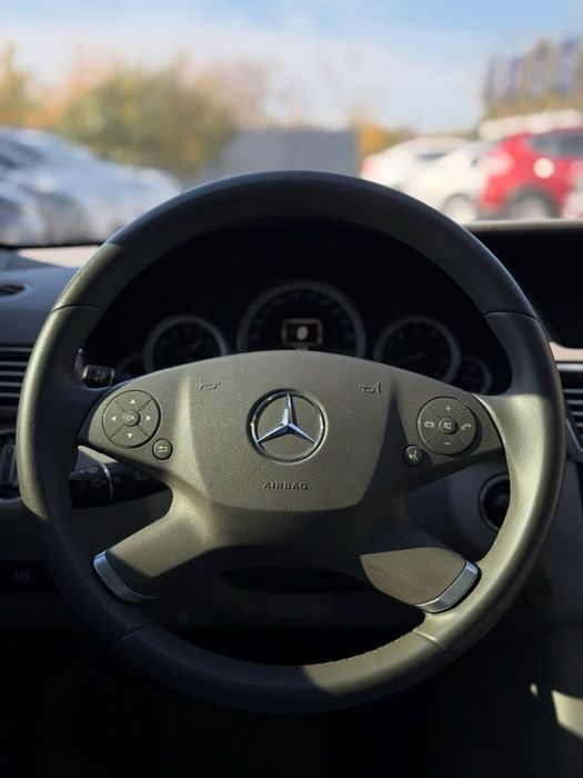 Мерседес 212 2011 1.8 Бензин