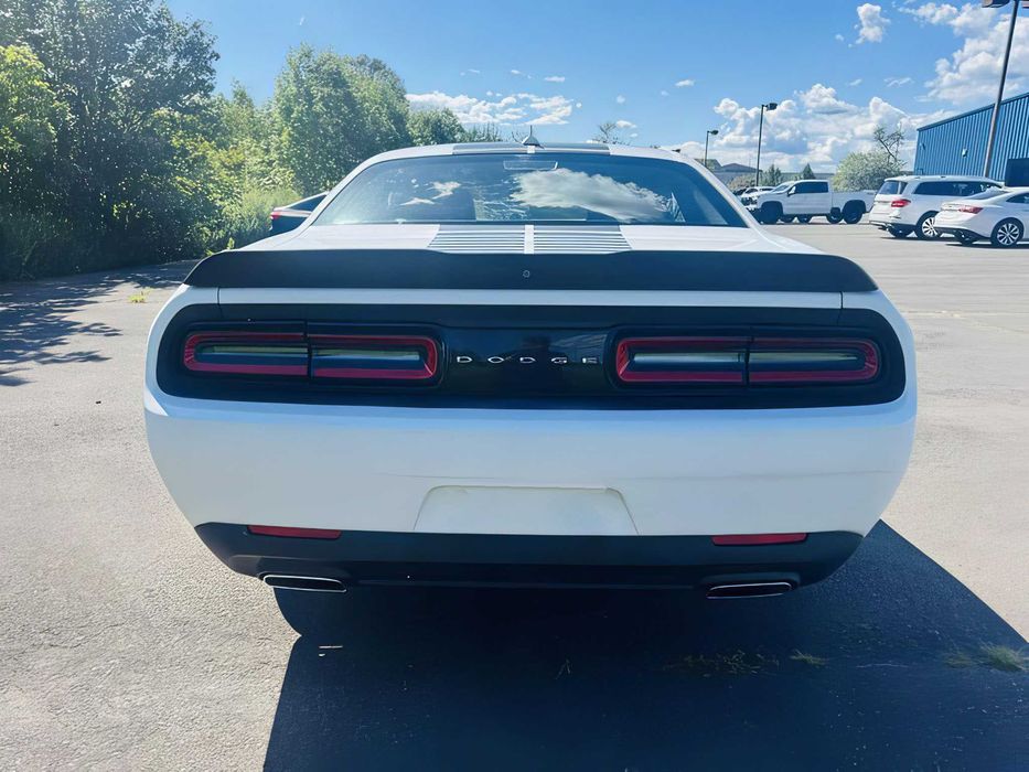Dodge Challenger      2018