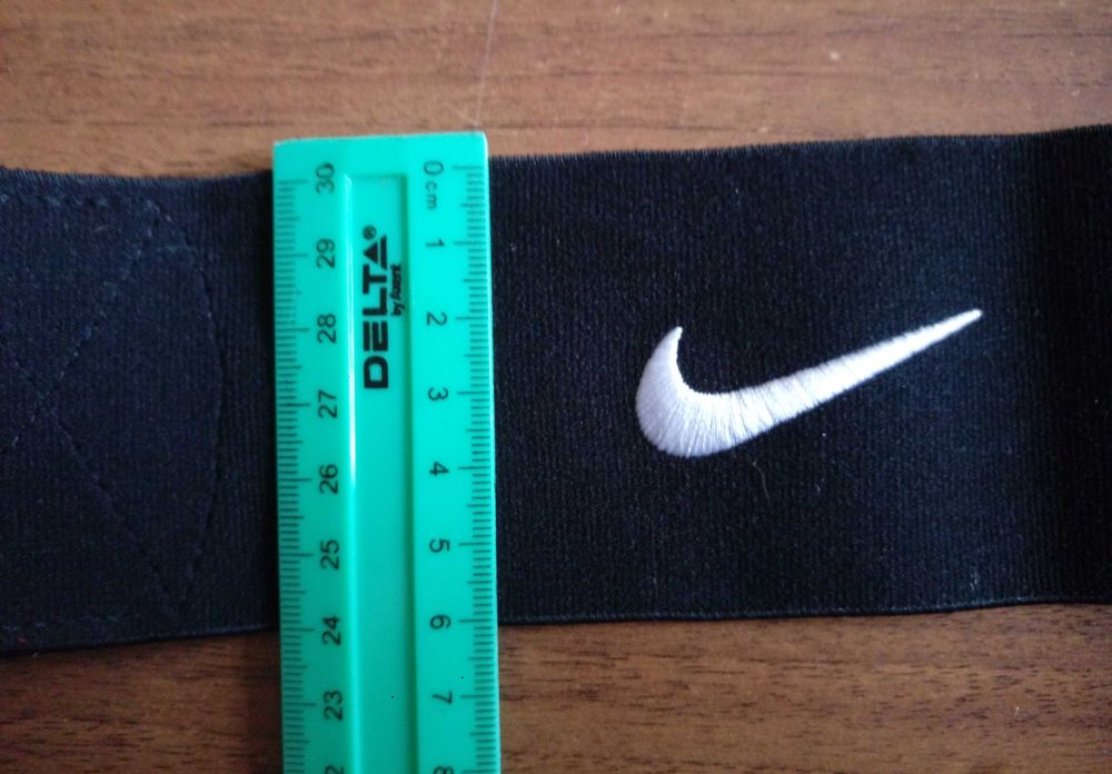 Nike резинка на липучці чорна для тренувань