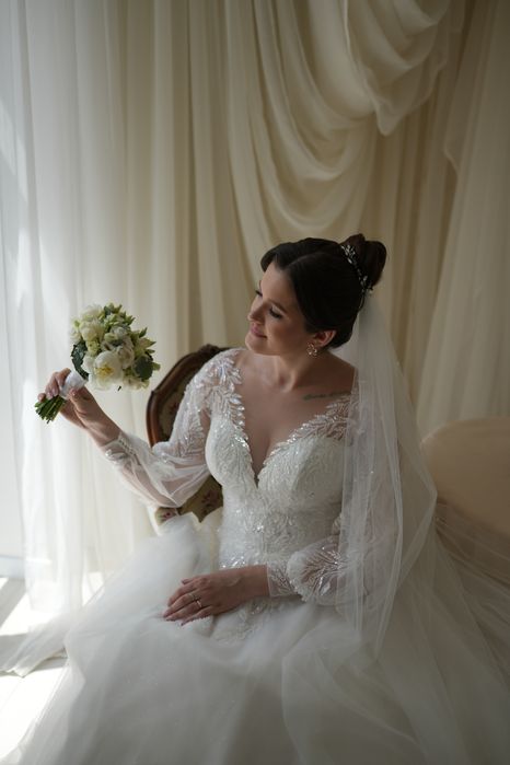 Продам весільну сукню не вінчана , одягалась тільки на розпис, L Xl