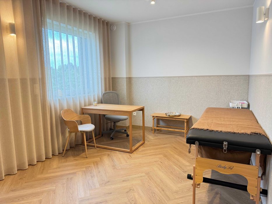 Duży Gabinet 17 m² dla Profesjonalisty - 3 Dni/Tydzień