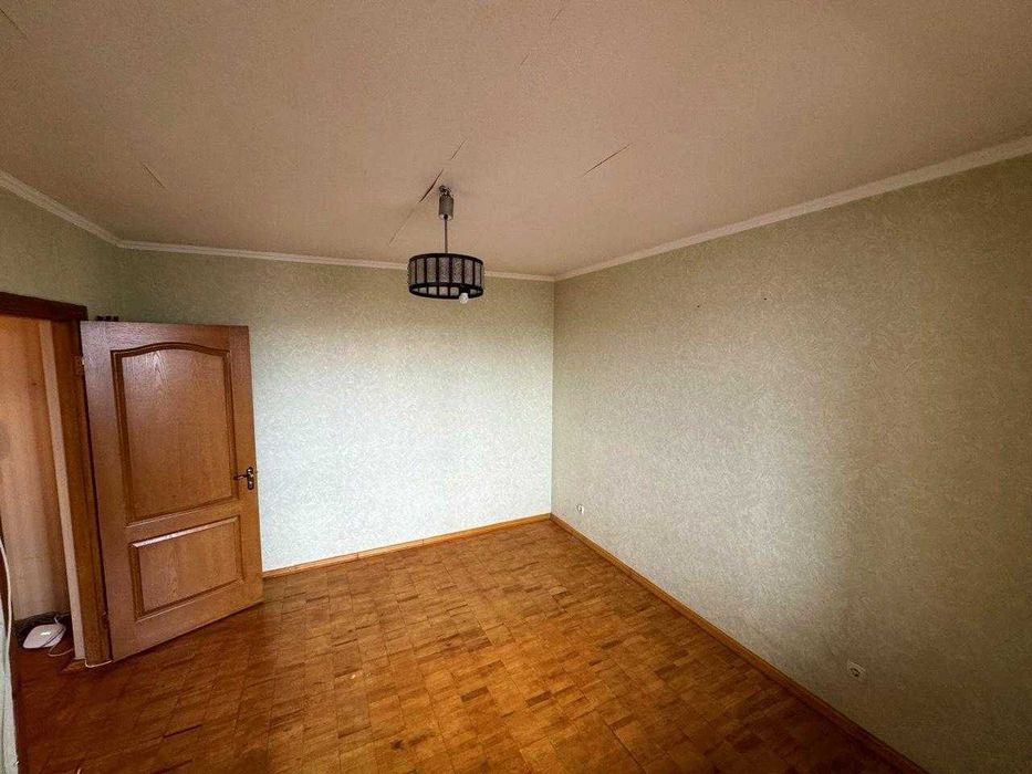 Продам 2 к вул Червоної Калини 22  Троещина