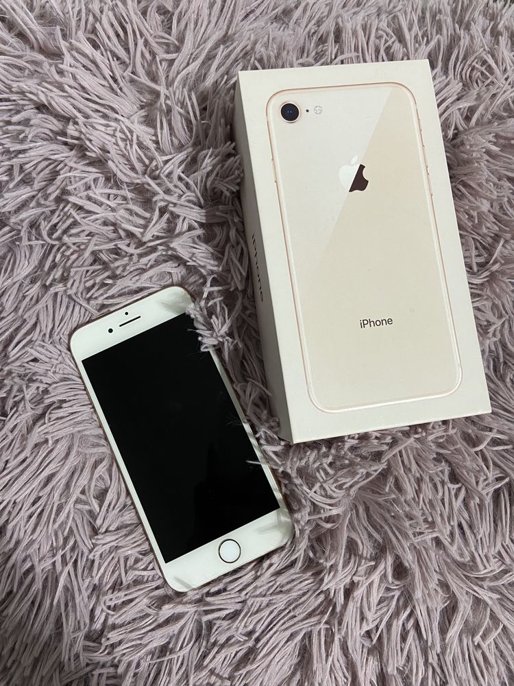 Iphone 8 różowe złoto